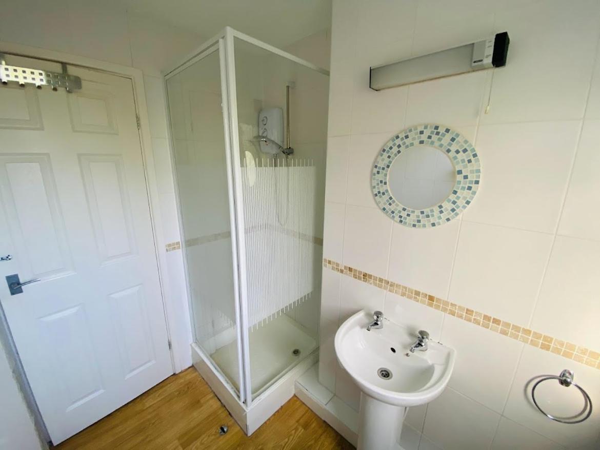 Freshwater Bay Holiday Cottages Pembroke Kültér fotó